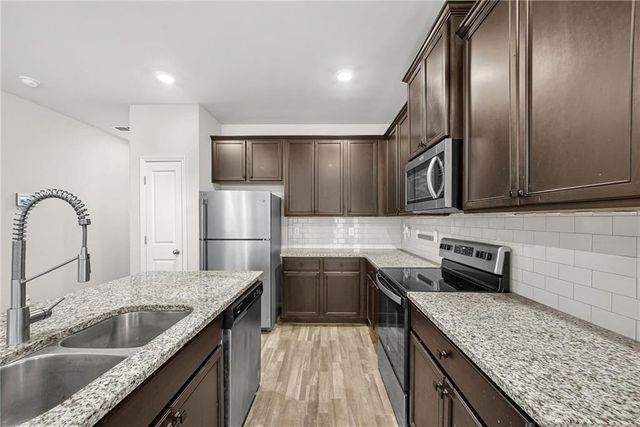 7041 Livia Point, Riverdale, GA 30296