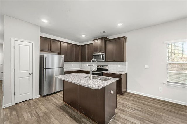 7041 Livia Point, Riverdale, GA 30296