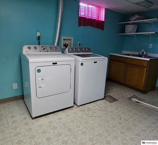 4427 Oak Street, Omaha, NE 68105