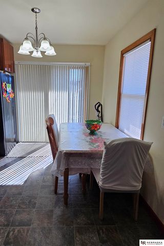 4427 Oak Street, Omaha, NE 68105