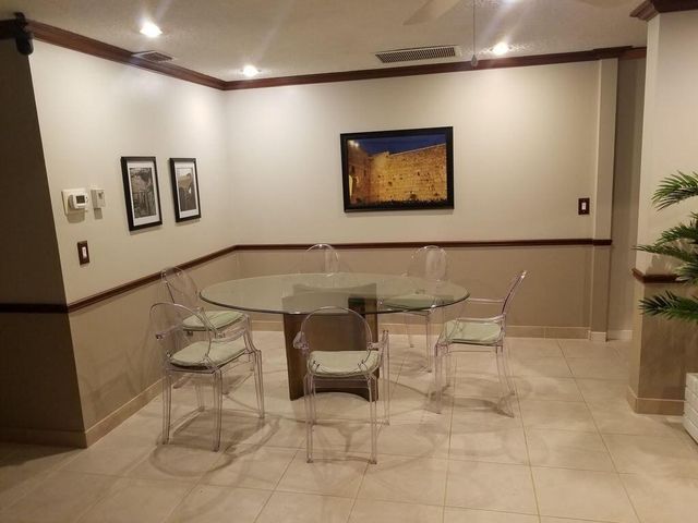 9709 Sunny Isle Circle, Boca Raton, FL 33428