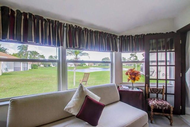 9709 Sunny Isle Circle, Boca Raton, FL 33428