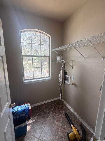 146 Creekview, Canyon Lake, TX 78133