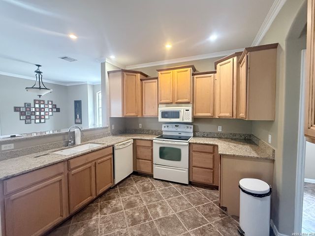 146 Creekview, Canyon Lake, TX 78133