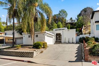 5154 Don Pio Drive, Woodland Hills (los Angeles), CA 91364