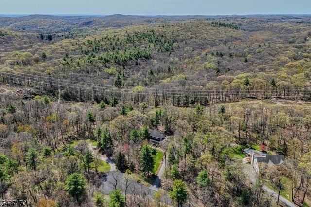 34 Split Rock Rd, West Milford Twp., NJ 07480