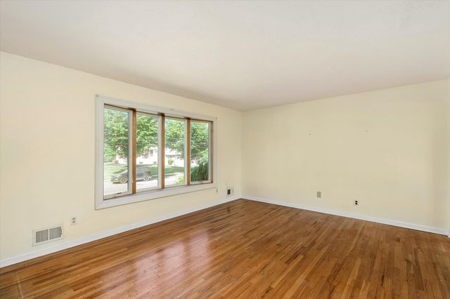 3 PROBASCO DR, Allentown, NJ 08501