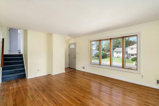 3 PROBASCO DR, Allentown, NJ 08501