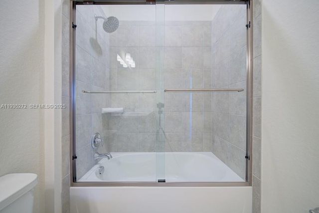 1023 Eucalyptus Dr, Hollywood, FL 33021