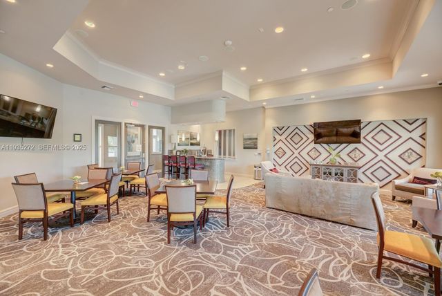 1023 Eucalyptus Dr, Hollywood, FL 33021