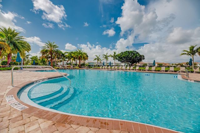 1023 Eucalyptus Dr, Hollywood, FL 33021