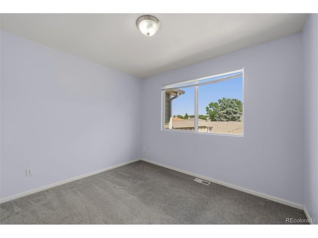 51 21st Ave 11, Longmont, CO 80501