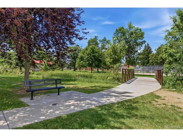 51 21st Ave 11, Longmont, CO 80501