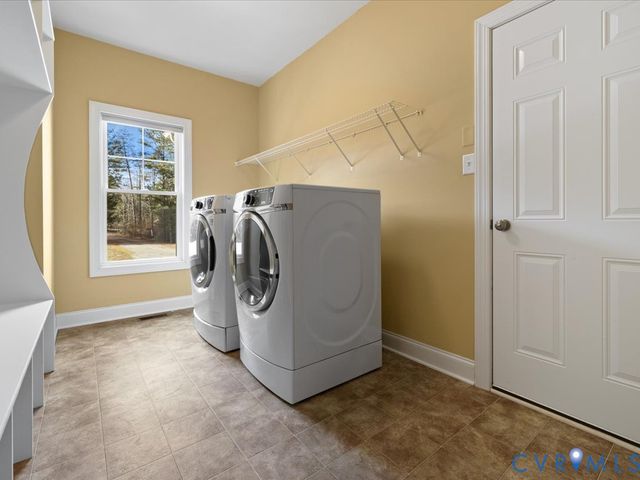 2806 Perkinsville Rd, Maidens, VA 23102