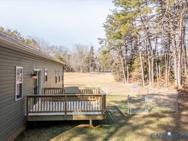 2806 Perkinsville Rd, Maidens, VA 23102