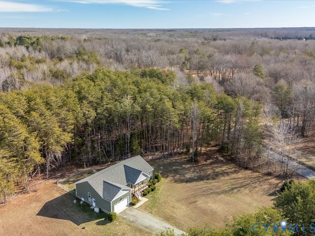 2806 Perkinsville Rd, Maidens, VA 23102