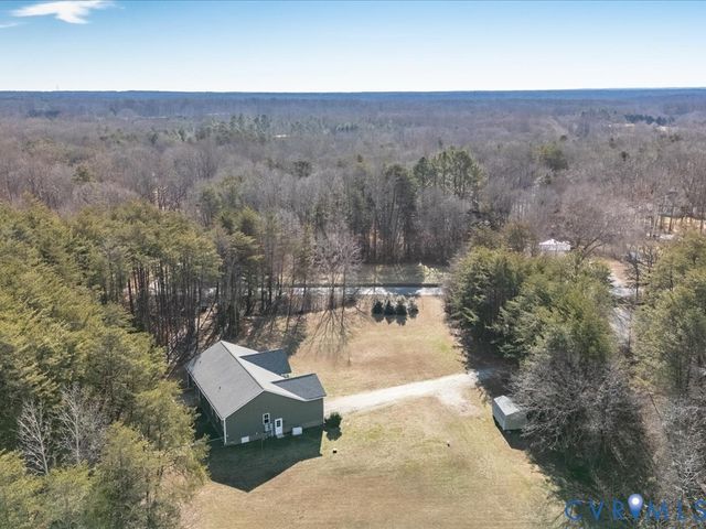 2806 Perkinsville Rd, Maidens, VA 23102