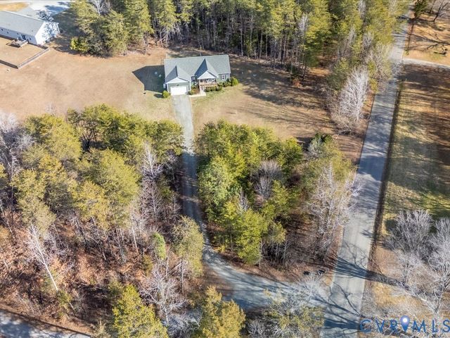 2806 Perkinsville Rd, Maidens, VA 23102