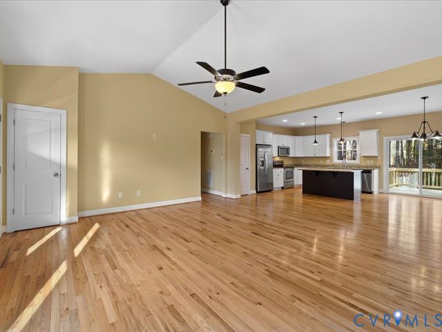 2806 Perkinsville Rd, Maidens, VA 23102