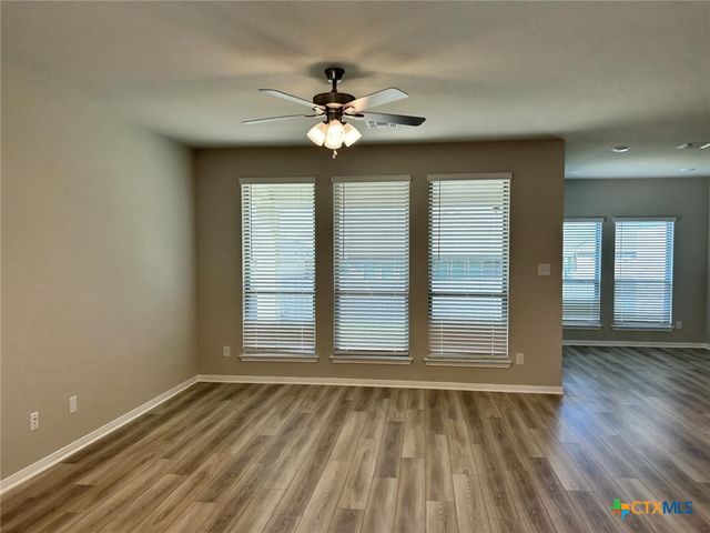10211 Six Shooter Lane, Temple, TX 76502