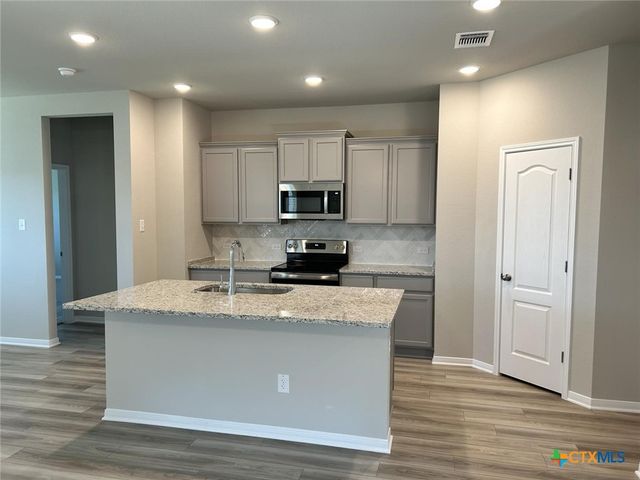 10211 Six Shooter Lane, Temple, TX 76502