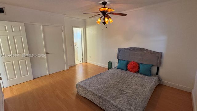 2825 NE 201st Ter M216, Aventura, FL 33180