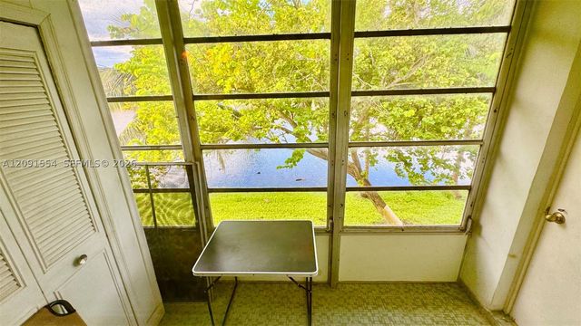 2825 NE 201st Ter M216, Aventura, FL 33180