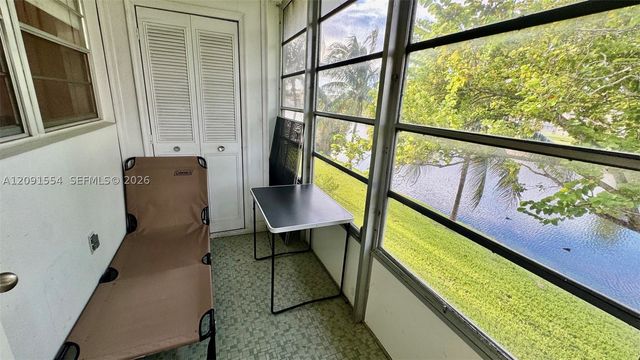 2825 NE 201st Ter M216, Aventura, FL 33180