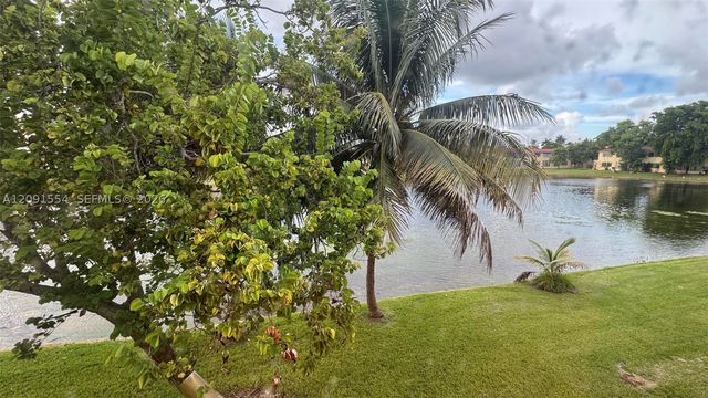 2825 NE 201st Ter M216, Aventura, FL 33180