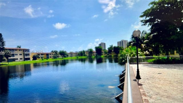 2825 NE 201st Ter M216, Aventura, FL 33180