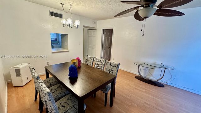 2825 NE 201st Ter M216, Aventura, FL 33180
