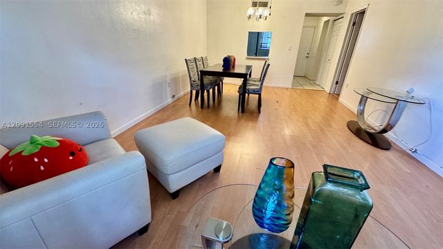 2825 NE 201st Ter M216, Aventura, FL 33180