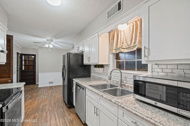 539 N Lake Shore Drive, Southaven, MS 38671