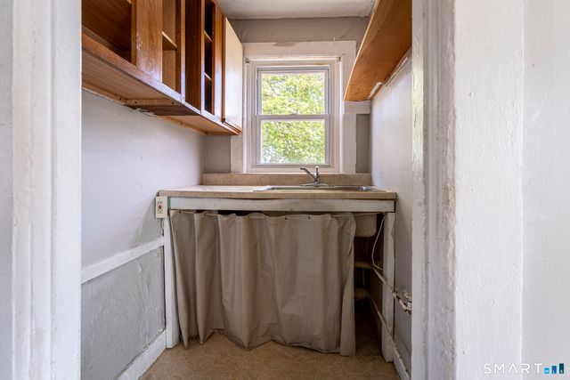 71 Blackhall Street, New London, CT 06320