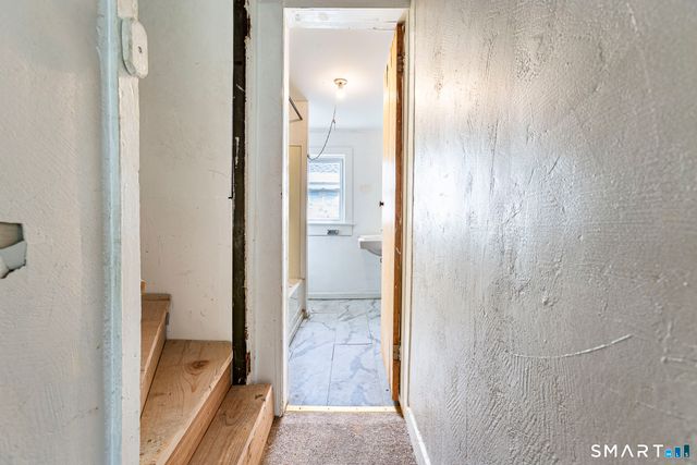 71 Blackhall Street, New London, CT 06320