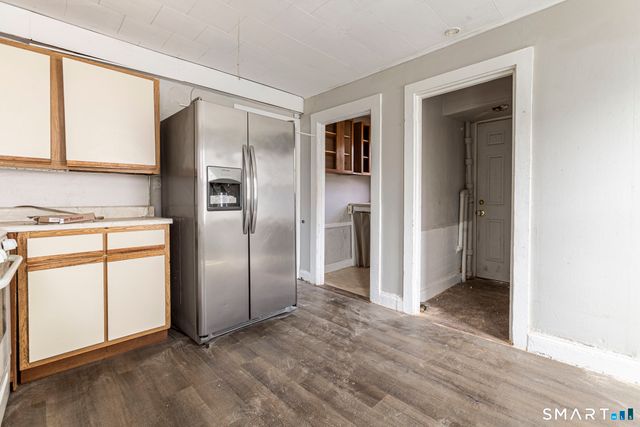 71 Blackhall Street, New London, CT 06320