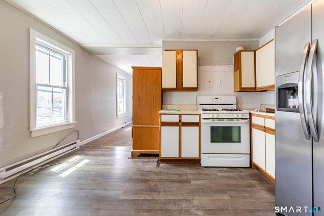 71 Blackhall Street, New London, CT 06320