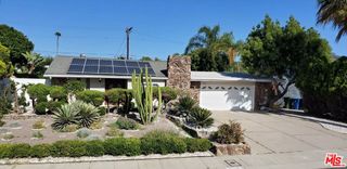 8130 Grimsby Avenue, Los Angeles, CA 90045