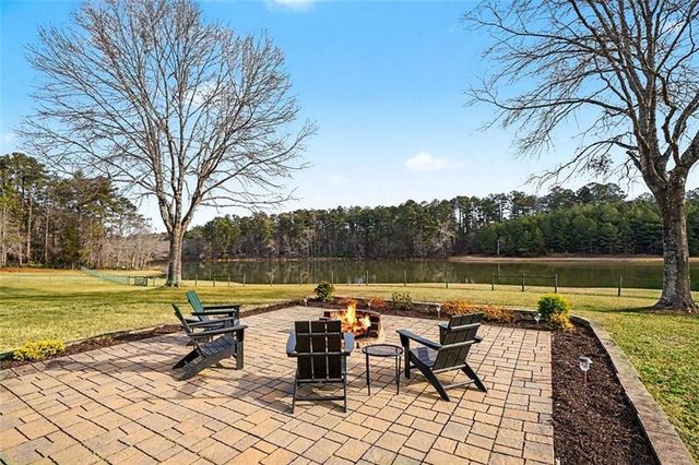 2741 Bonds Lake Road NW, Conyers, GA 30012