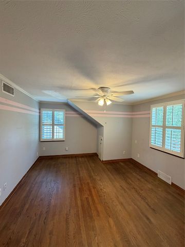 6452 E Lovers Lane, Dallas, TX 75214
