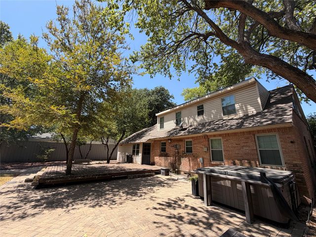 6452 E Lovers Lane, Dallas, TX 75214