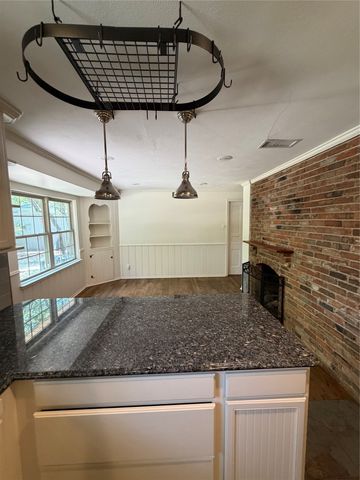 6452 E Lovers Lane, Dallas, TX 75214