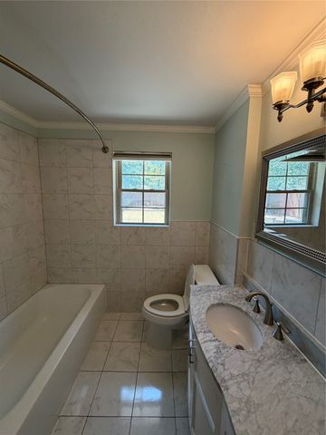 6452 E Lovers Lane, Dallas, TX 75214