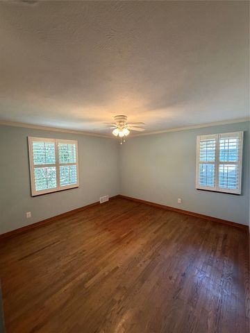 6452 E Lovers Lane, Dallas, TX 75214