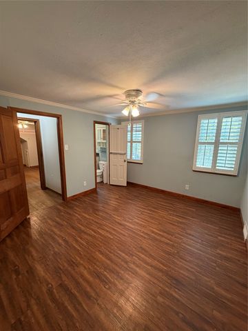 6452 E Lovers Lane, Dallas, TX 75214