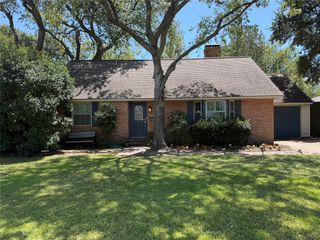 6452 E Lovers Lane, Dallas, TX 75214