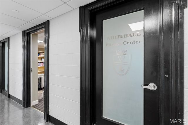 710 S Hanley Road 7B, St Louis, MO 63105