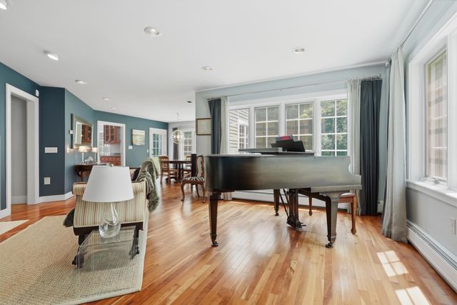 305 Westview Drive, Shelburne, VT 05482