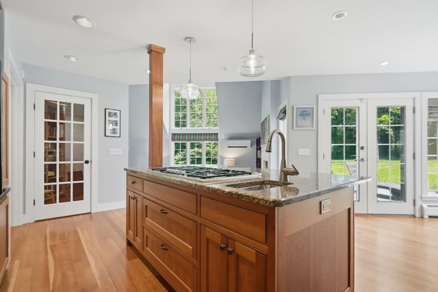 305 Westview Drive, Shelburne, VT 05482