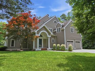 305 Westview Drive, Shelburne, VT 05482